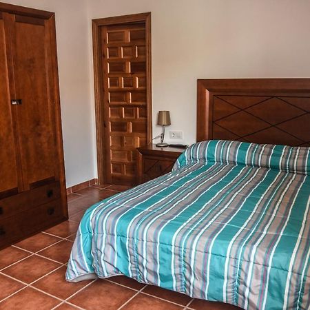 Suites Trastamara Монтьель Экстерьер фото
