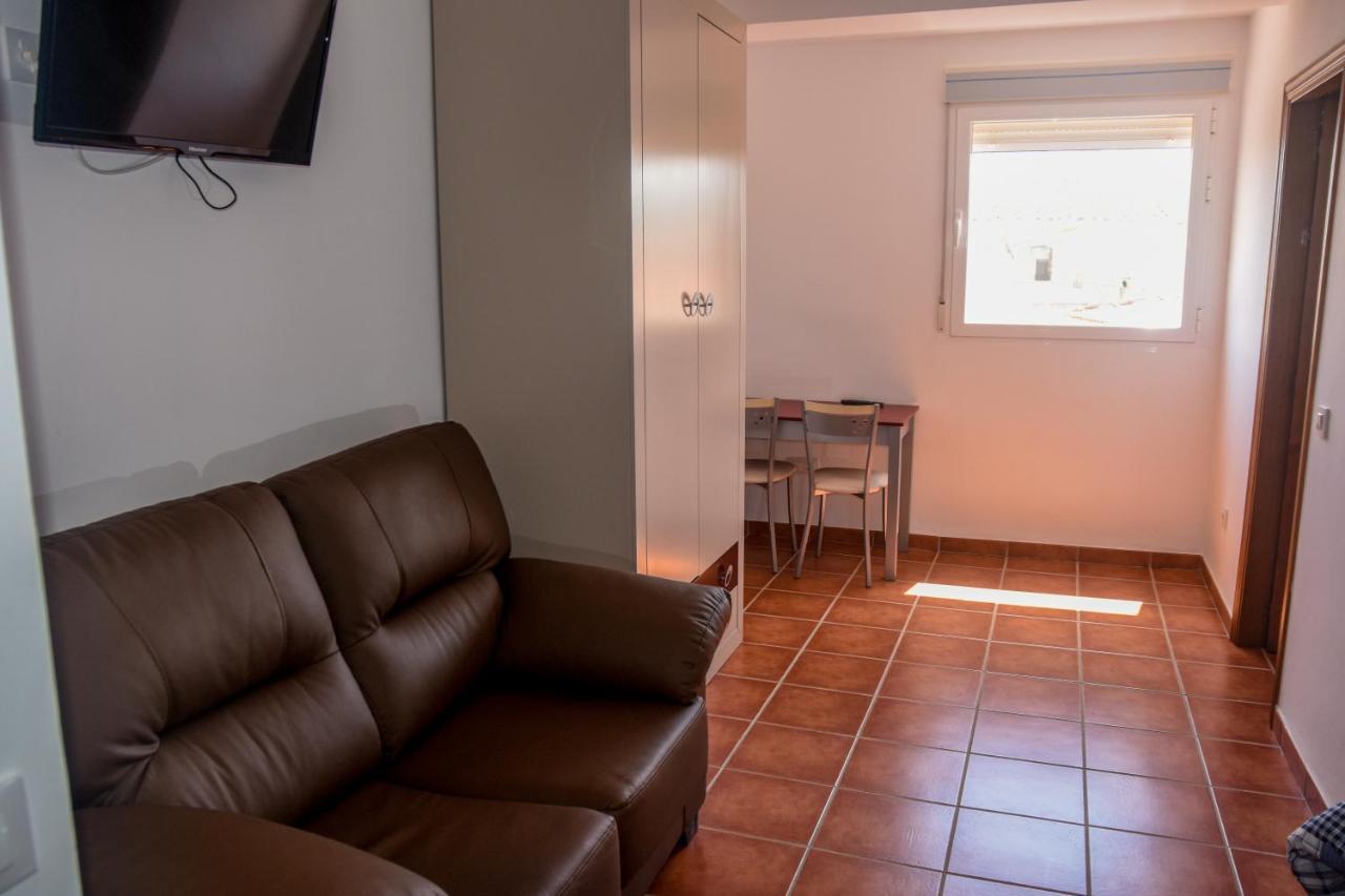 Suites Trastamara Монтьель Экстерьер фото