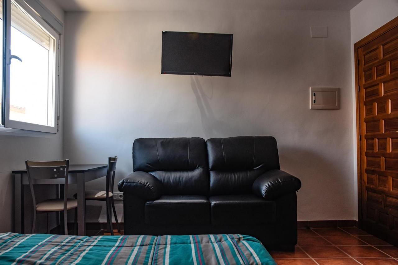 Suites Trastamara Монтьель Экстерьер фото