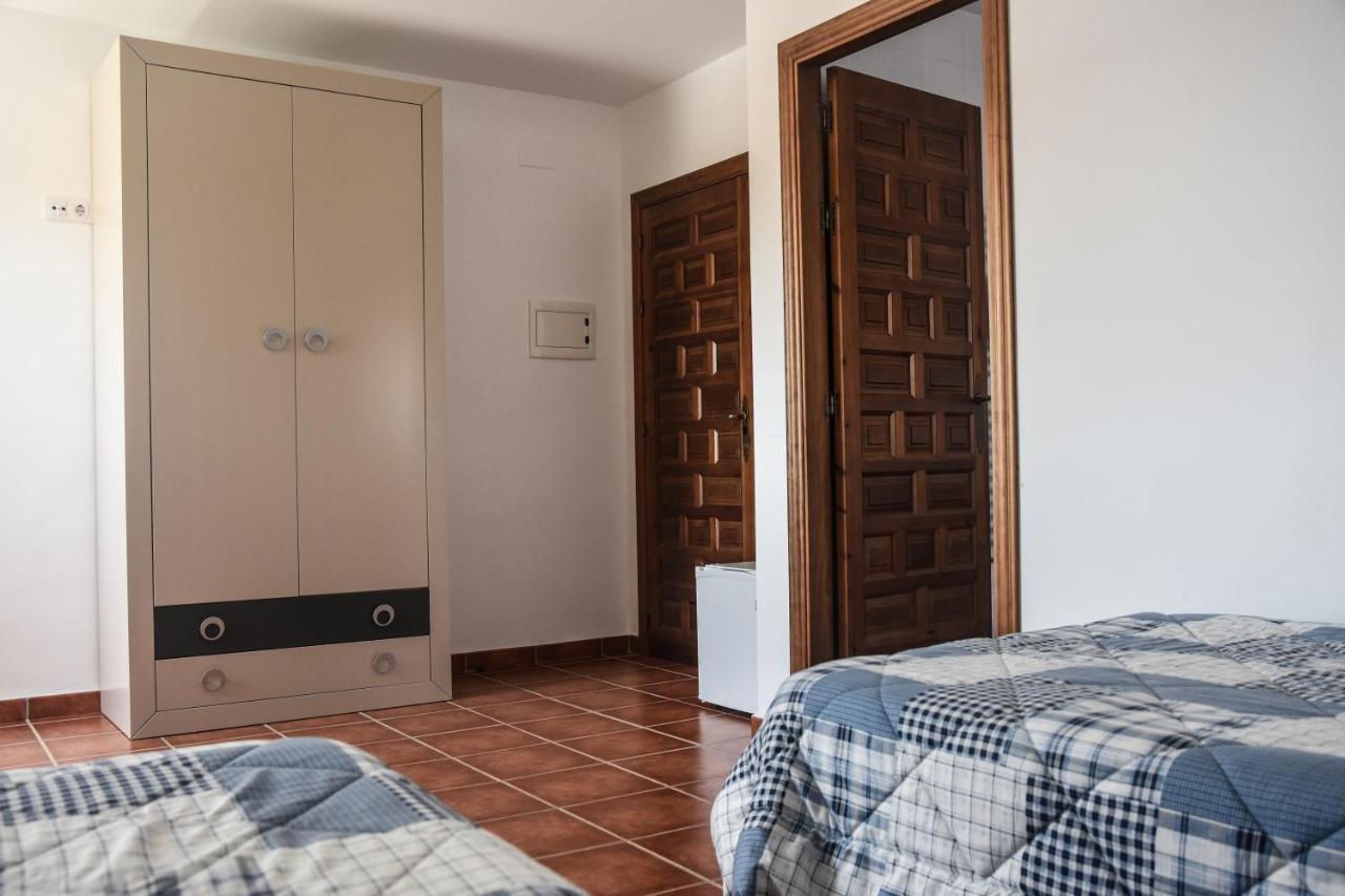 Suites Trastamara Монтьель Экстерьер фото